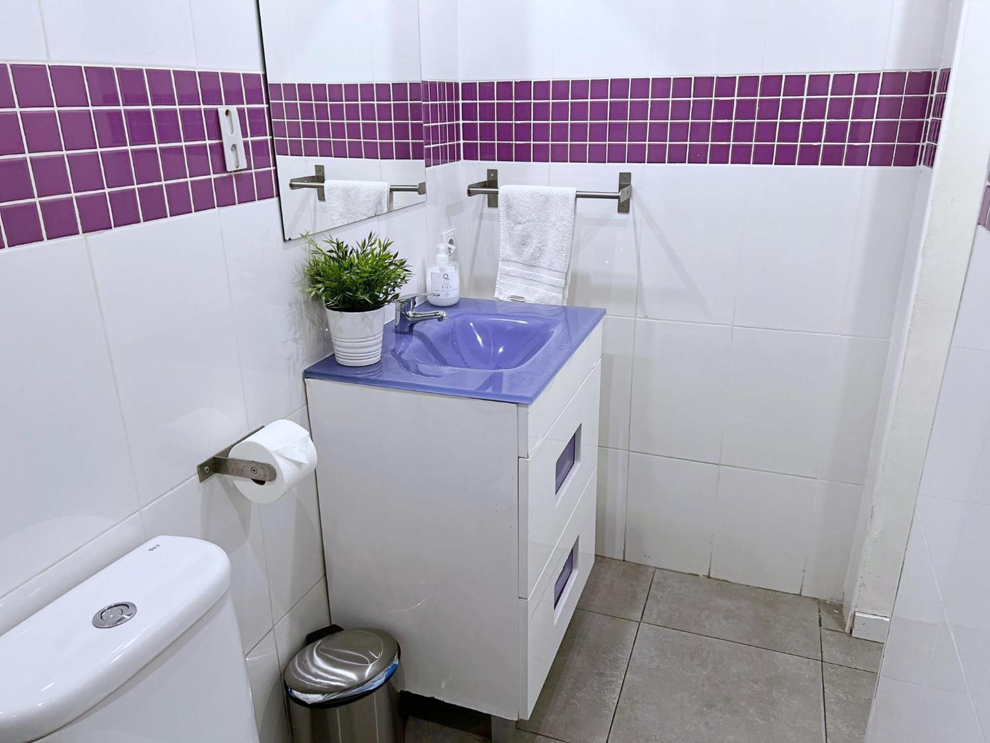 Apartamentos Econostay Plaza De Espana Madrid Exterior photo